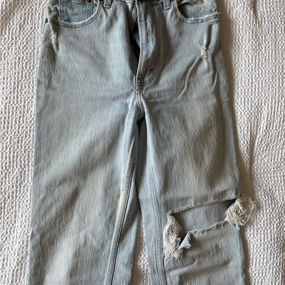 Abercrombie & Fitch Light Blue Distressed Women's Straight Leg Jeans LIKE NEW